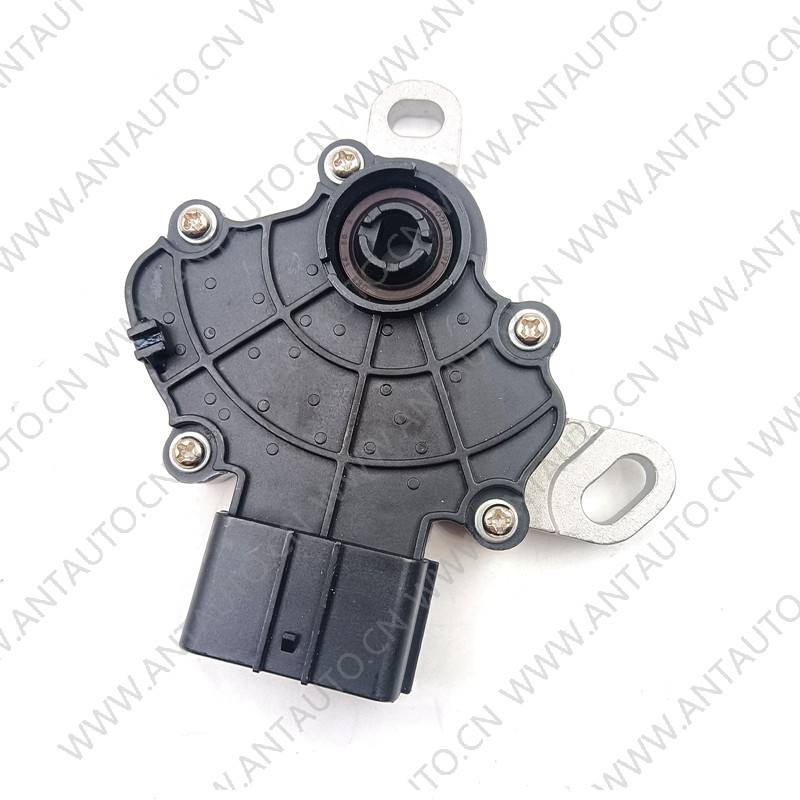 Предохранительный выключатель нейтрали / Range Sensor